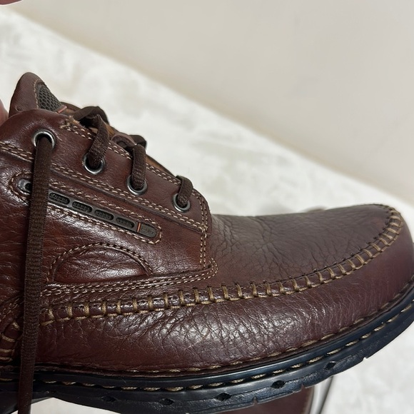 Clarks Brown Leather Oxford Shoes with Moccasin Stitching - Picture 12 of 13